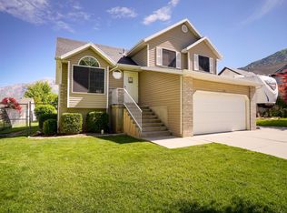 924 E Canfield Dr, Ogden, UT 84404