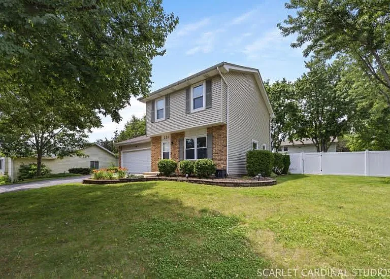 235 Westbrook Cir — Photo 2