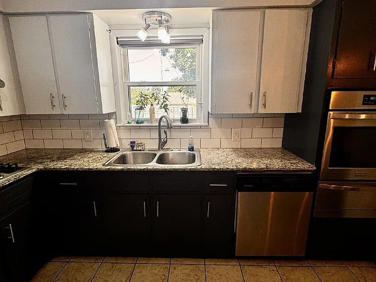 922 S 15th St — Photo 6