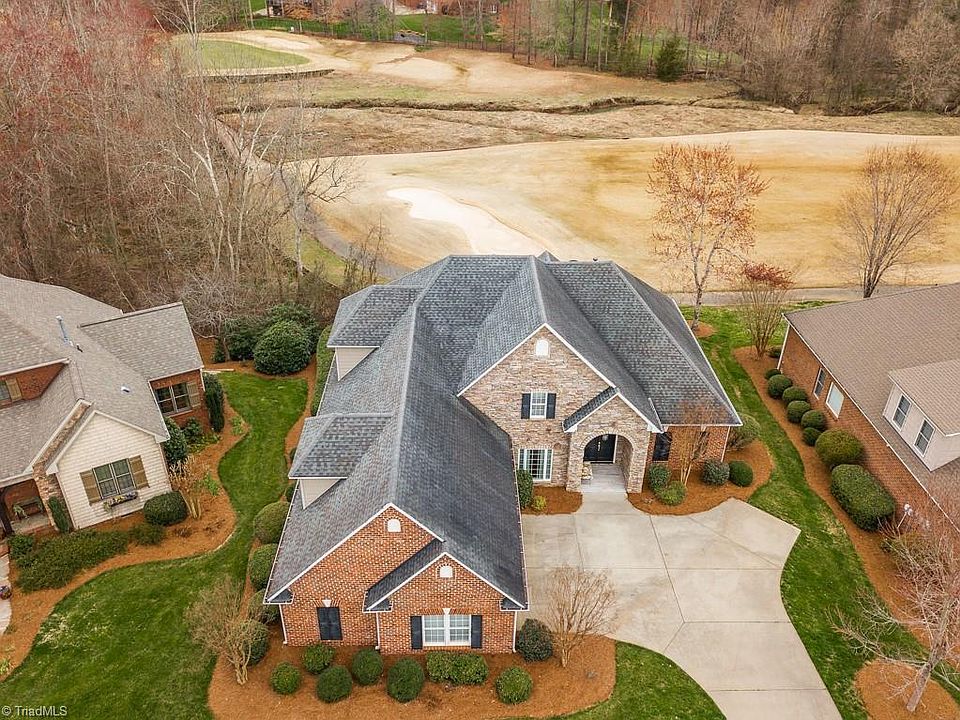 2nd image of 202 Sycamore Ridge Dr