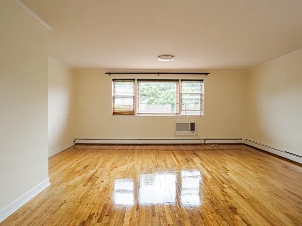 1408 East 15th Street image 1 of 9