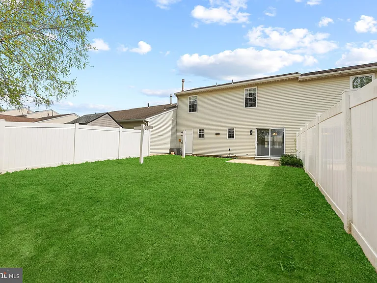 315 Catalano Ln — Photo 17