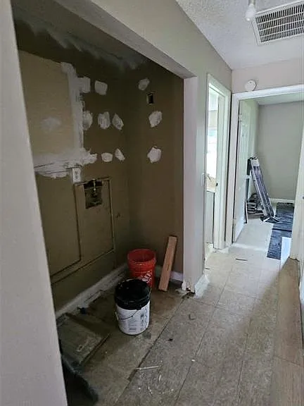 2407 Idlewild St — Photo 6