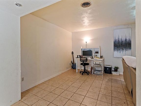 2nd image of 2729 Wembley Dr