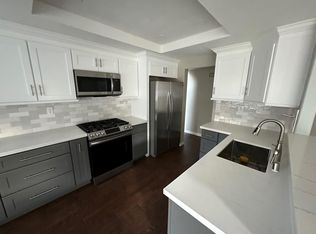 417 Roosevelt St, Corona, CA 92879