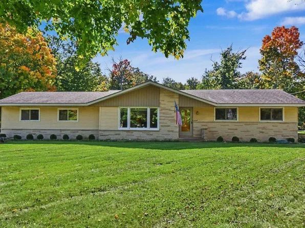 33733 Academy ROAD, Burlington, WI 53105