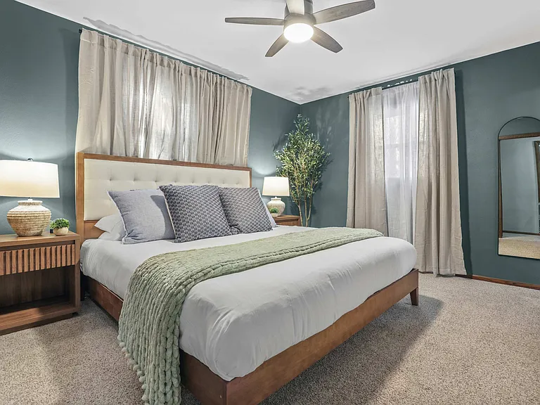 900 Woodview Dr — Photo 12