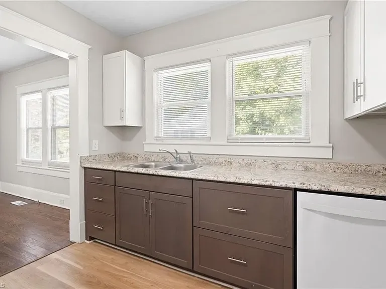 1203 Vance St — Photo 14