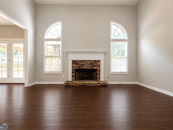 5th image of 313 Vineyard Dr
