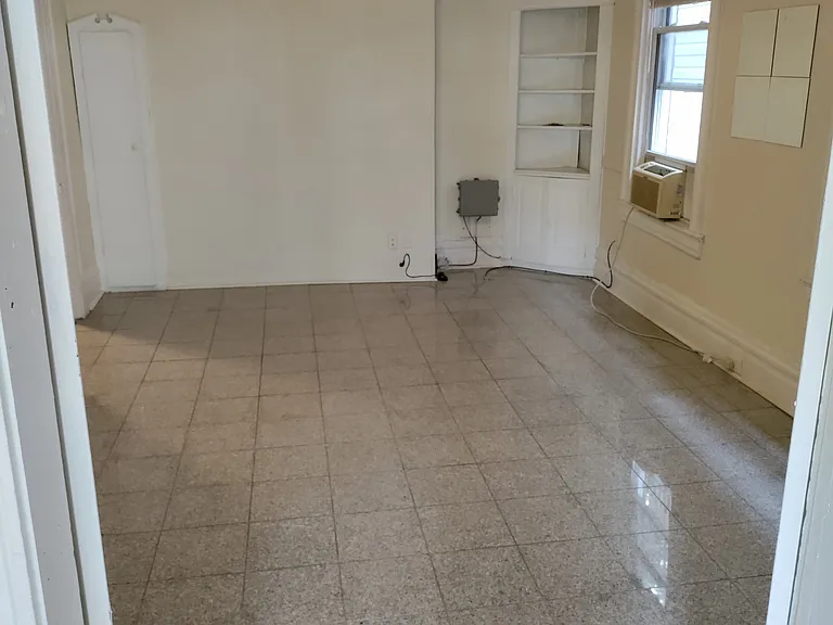 339 Spahr St #2 — Photo 12
