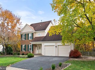 15171 Wetherburn Dr, Centreville, VA 20120