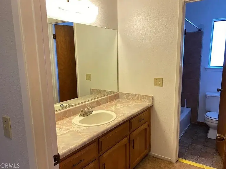 1036 Baden Ave — Photo 6