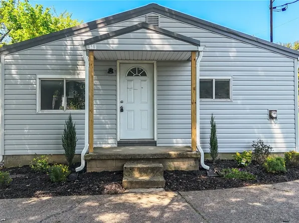 2111A Stella Ct, Parkersburg, WV 26104