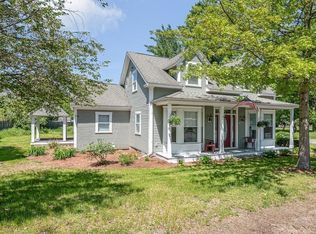 26 Tucker St, Pepperell, MA 01463