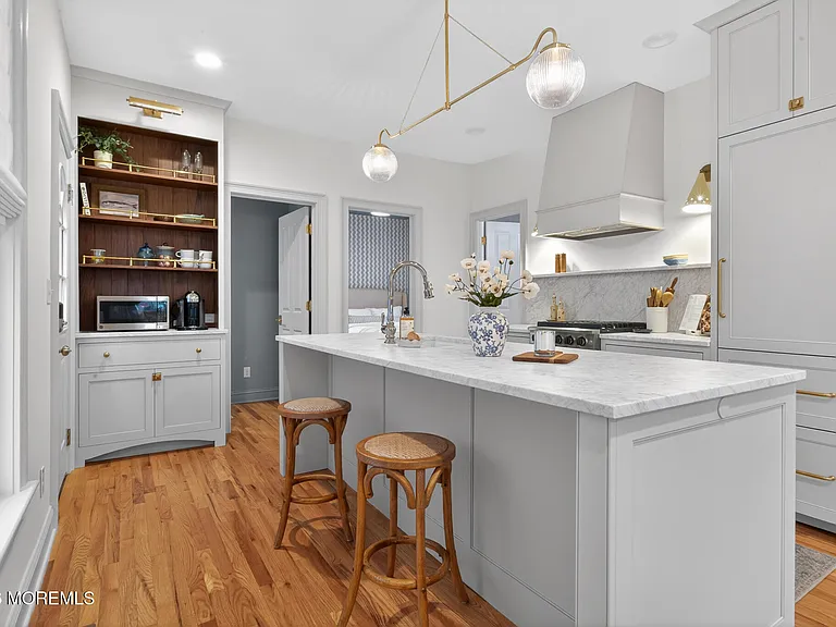 142 Heck Ave — Photo 15