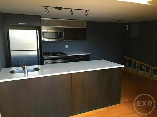 Rented by EXR | media 11