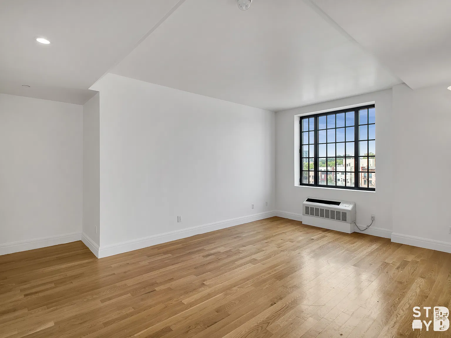 1035 Fulton Street — Photo 4