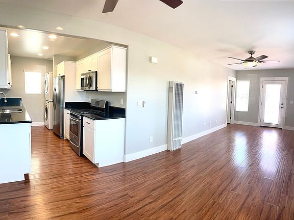 2nd image of 2924 Kalmia St