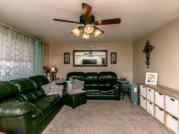 5th image of 1110 Sunny Ridge Dr