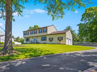 99 Willis Dr, Ewing, NJ 08628
