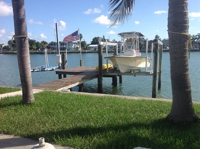 Dock, boat & jet ski lift 