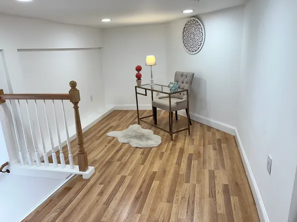 300 Bruce Park Ave #B, Greenwich, CT 06830