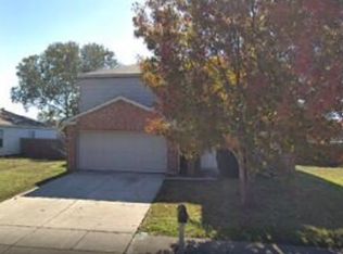 921 Greenbend Dr, Denton, TX 76210