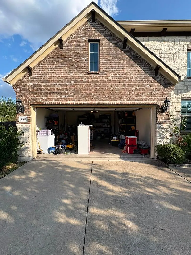 3812 Alpine Ridge Cv - 4/3.5 Garden ARea — Photo 2