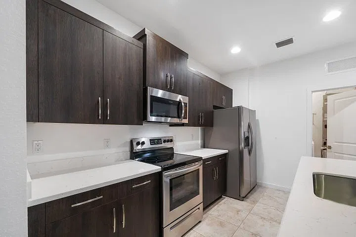 4 bed, 1710 sqft, $3,300 — Photo 4