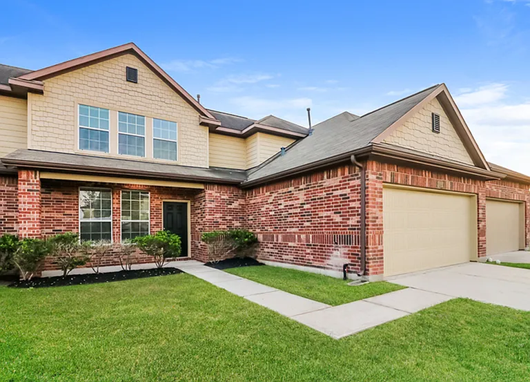 12206 Ghita Ln — Photo 3