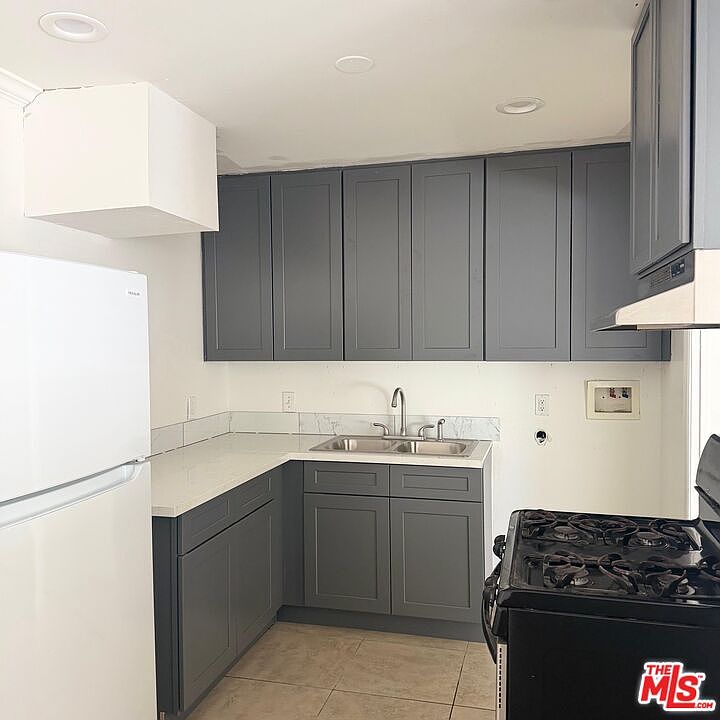 1st image of 38232 Delacour Dr