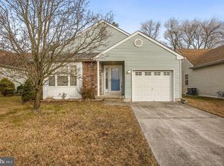 620 Riviera Dr, Williamstown, NJ 08094