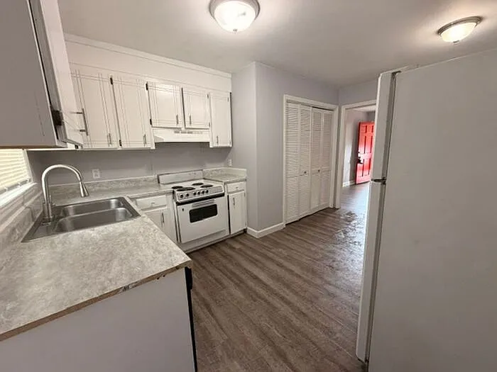 168 Sherman Dr — Photo 14