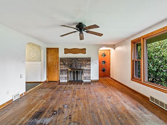 5th image of 3012 Armstrong Dr