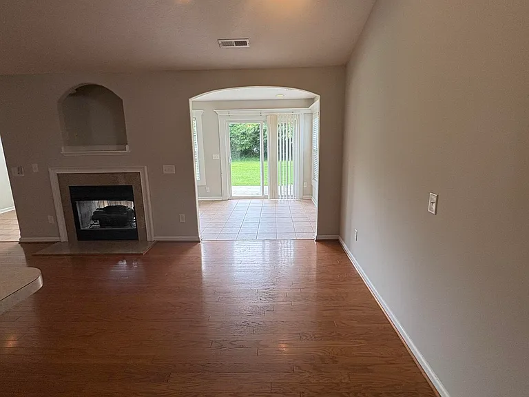 121 Mulberry Cir — Photo 11