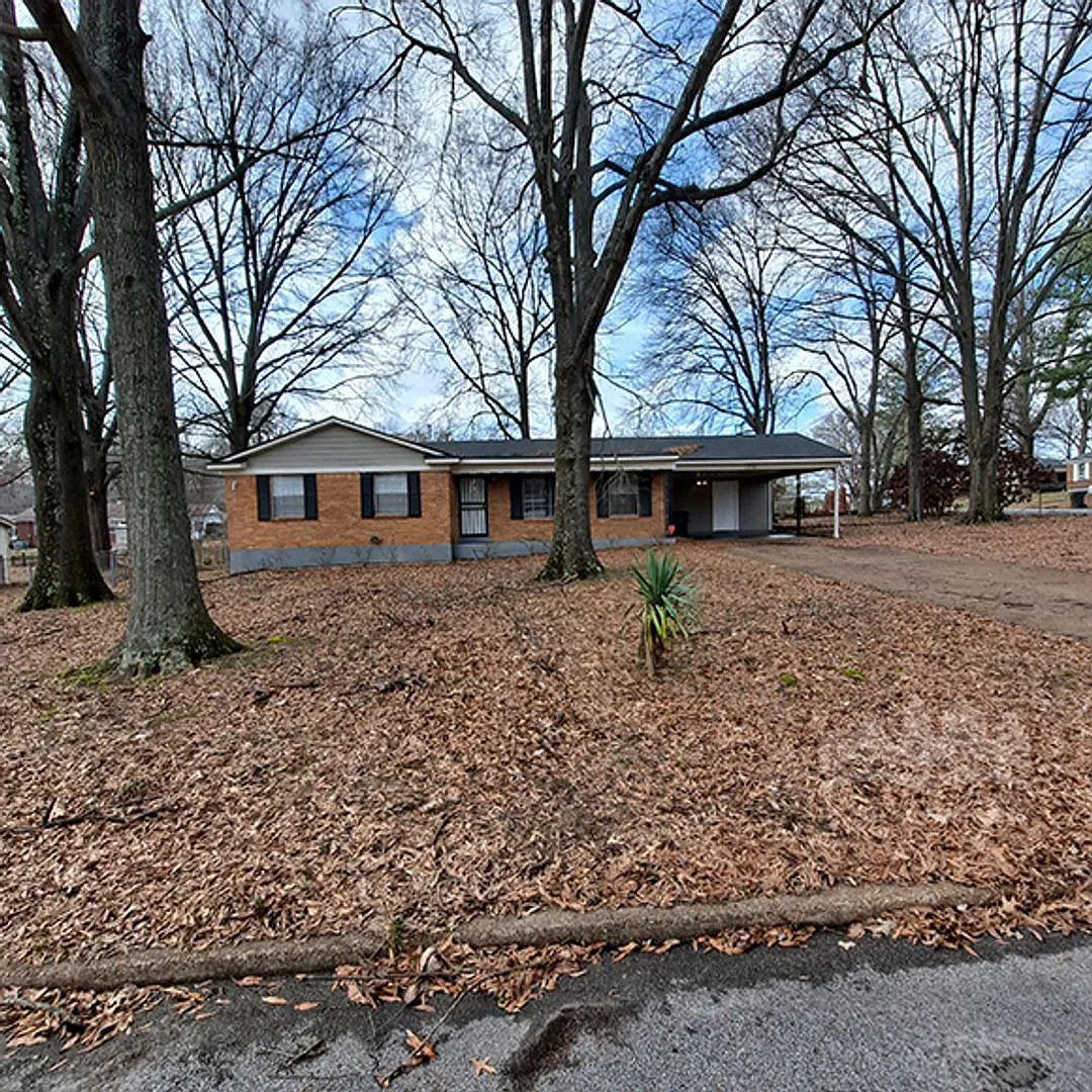 Welcome to 3743 Lakehurst Dr! — Photo 2