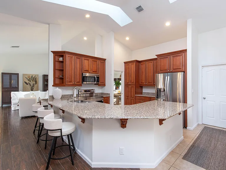 1741 Grantham Dr — Photo 10