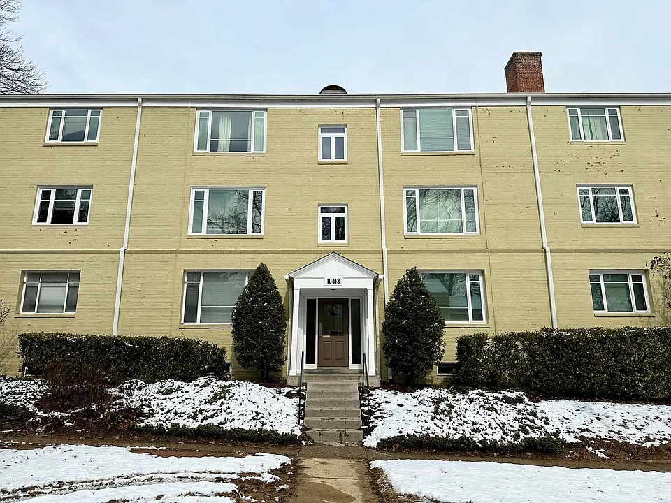 10413 Montrose Ave #201