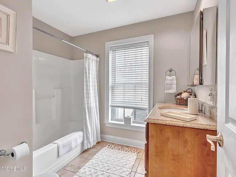 1814 Briarwood Ter — Photo 20