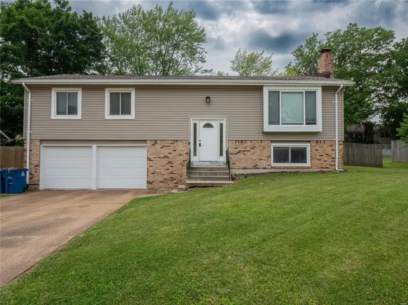 12945 Covington Gardens Dr, Saint Louis, MO 63138