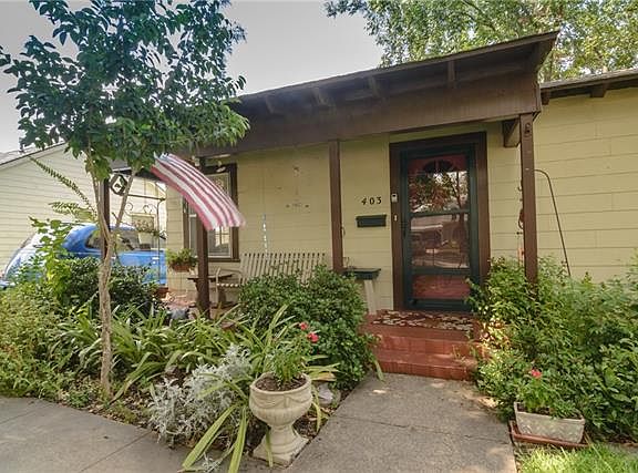 2nd image of 403 W Ave E