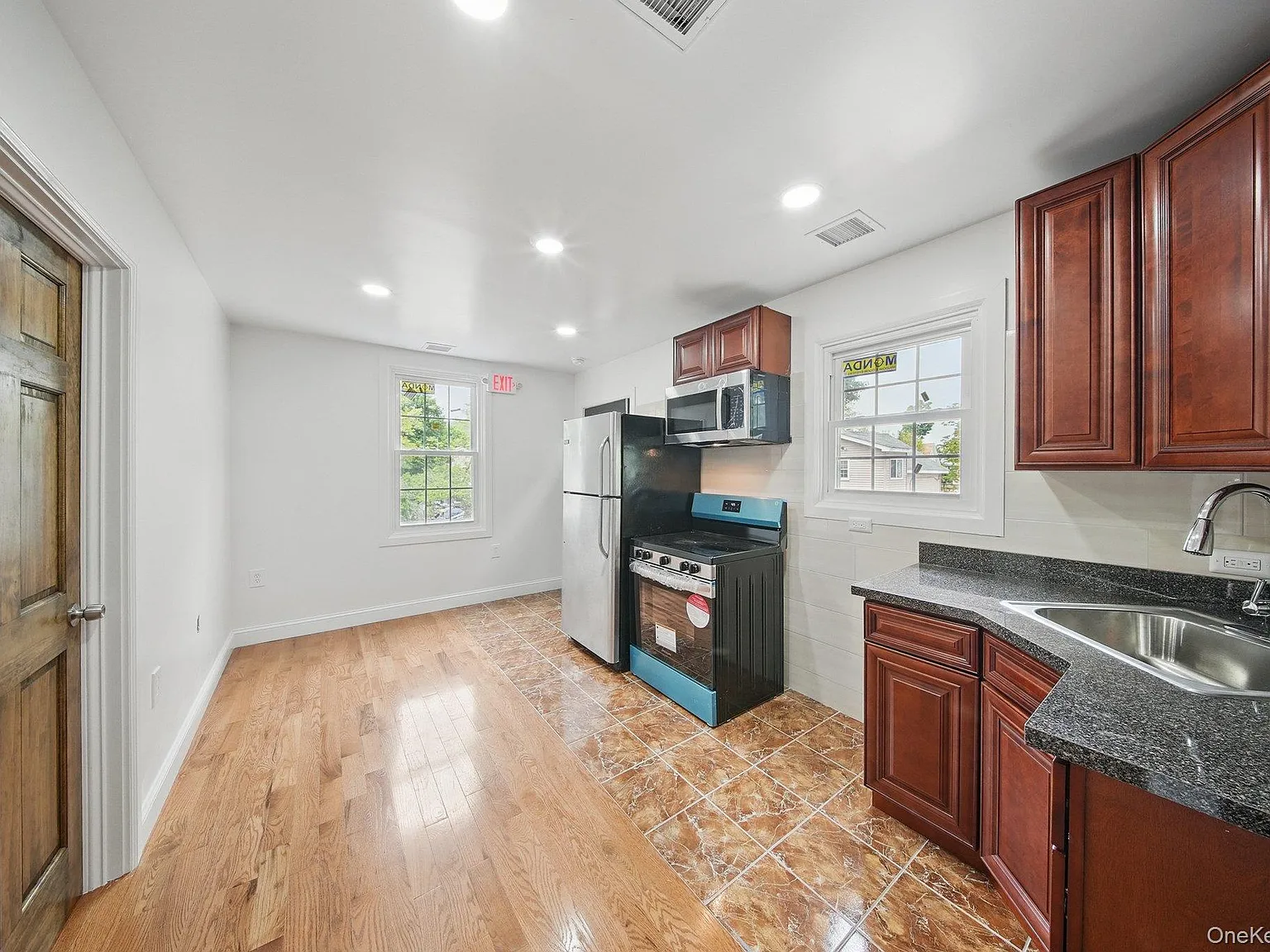 2 bed, 1.0 bath, 500 sqft, $1,600 — Photo 3