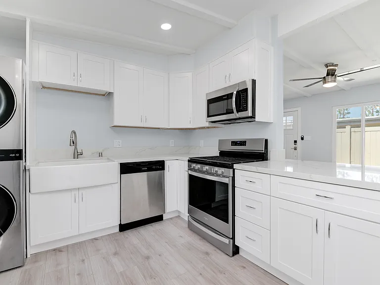 2130 Reed Ave #2130 — Photo 6