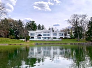 1780 Hammond Ct, Bloomfield Hills, MI 48304