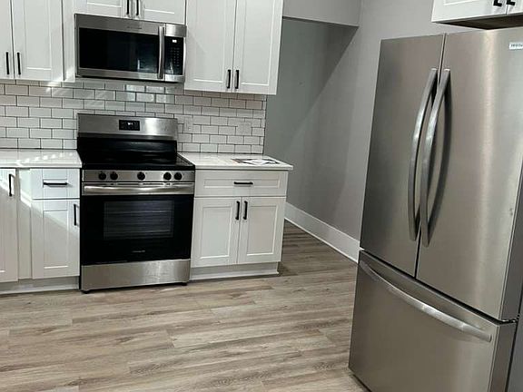 4th image of 835 Weghorst St