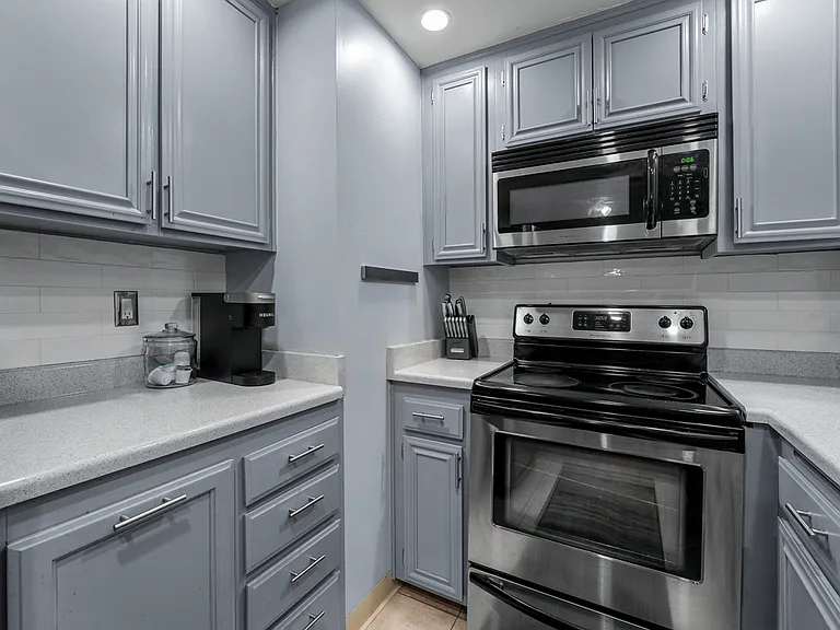 200 Elm Ave #15 — Photo 11