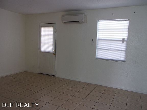 2nd image of 11 Byron Ellinor Dr APT B