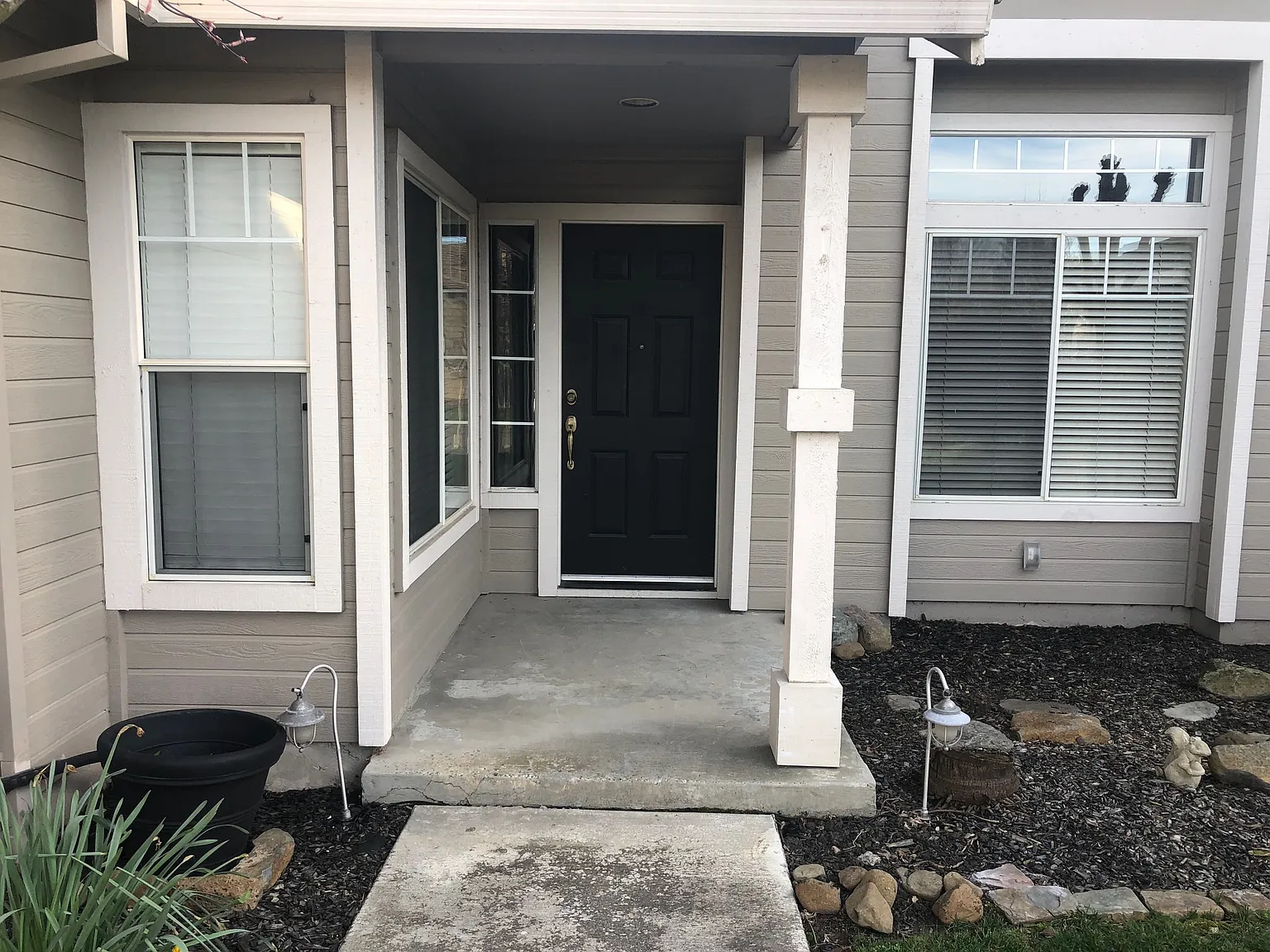 3 bed, 1185 sqft, $3,600 — Photo 3