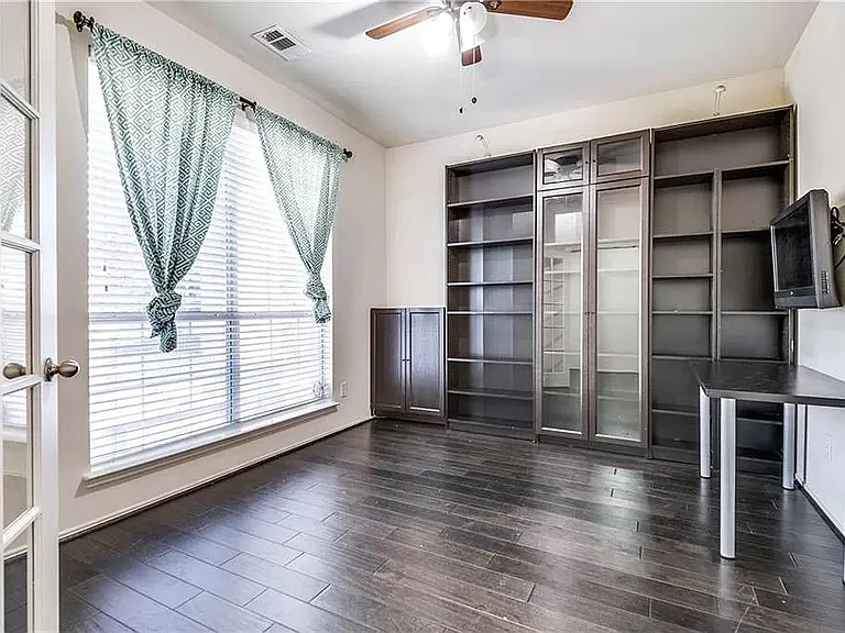 2485 Mackinac Dr — Photo 10