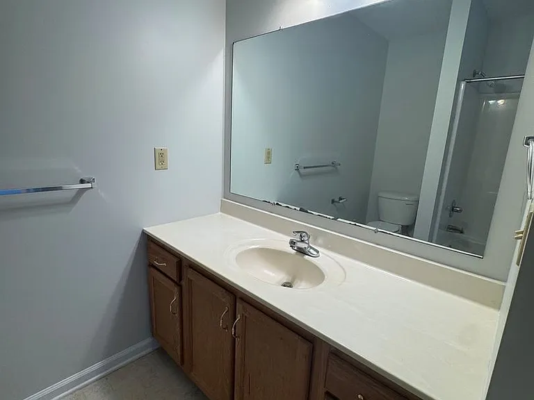 1058 Oriole Ln — Photo 13